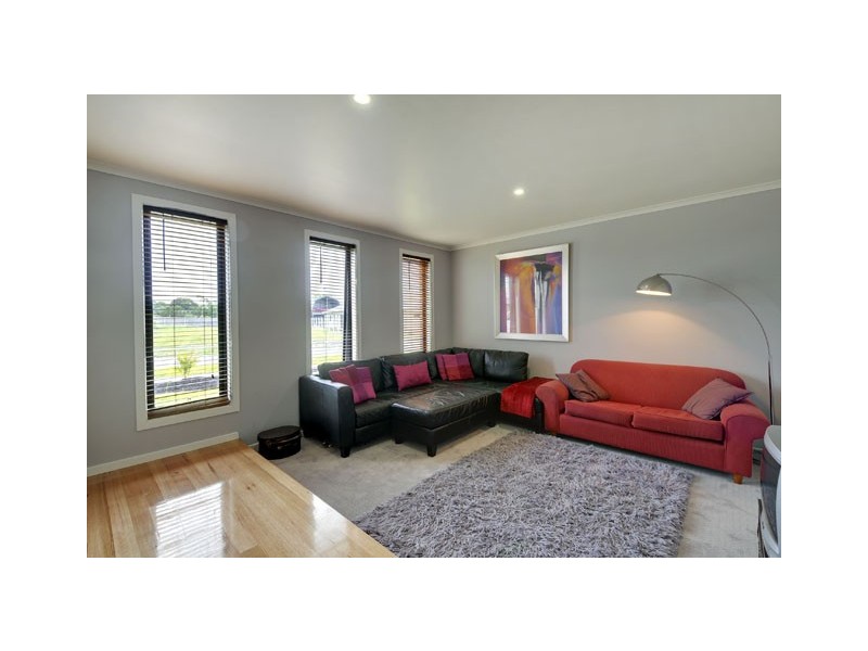 14 COBON COURT, Morwell VIC 3840