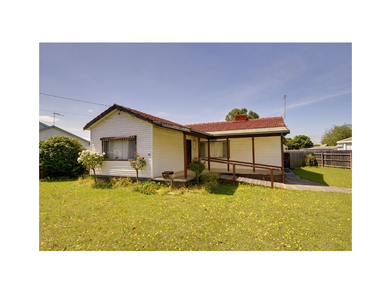 14 SAUNDERS CRESCENT, Traralgon VIC 3844