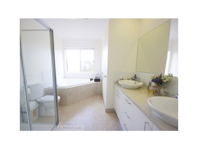 24 Notting Hill, Traralgon VIC 3844