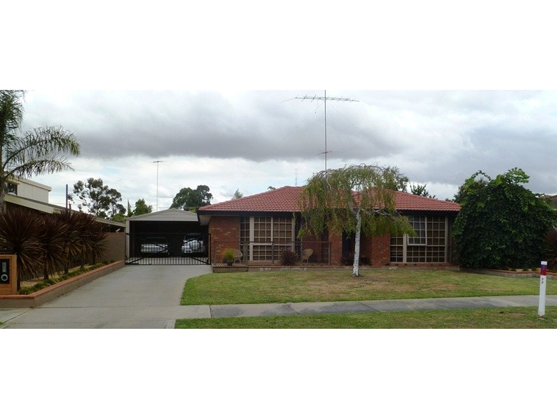 33 Meadow Park Drive, Traralgon VIC 3844
