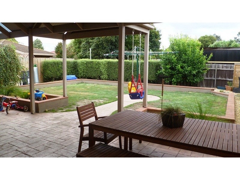 33 Meadow Park Drive, Traralgon VIC 3844