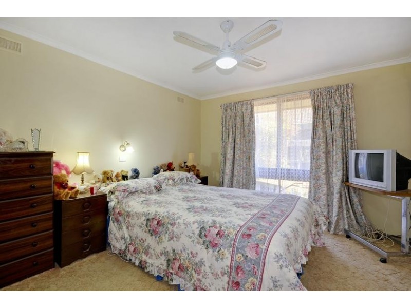 25 Meadow Park Drive, Traralgon VIC 3844