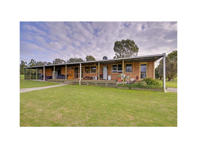 75 Thompson Drive, Cowwarr VIC 3857