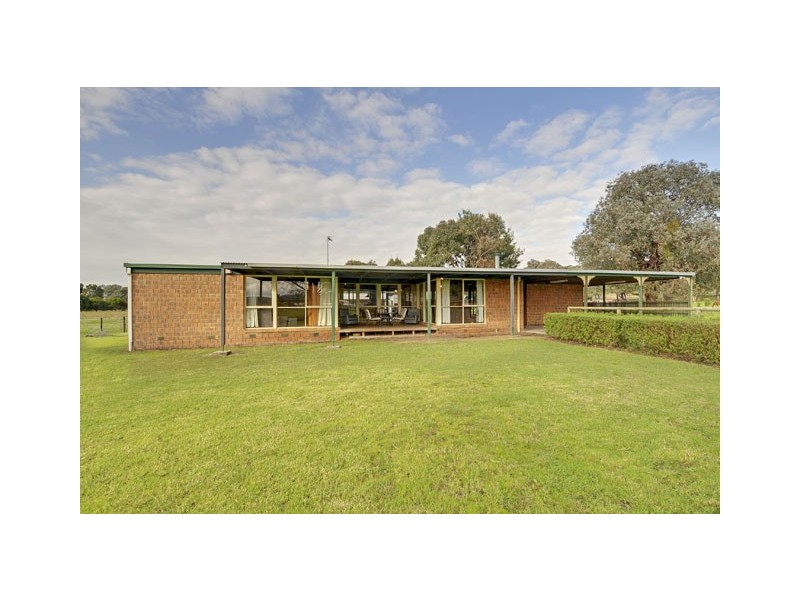 75 Thompson Drive, Cowwarr VIC 3857