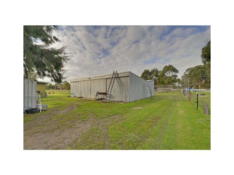75 Thompson Drive, Cowwarr VIC 3857
