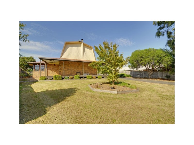 10 Mount Batten Court, Traralgon VIC 3844