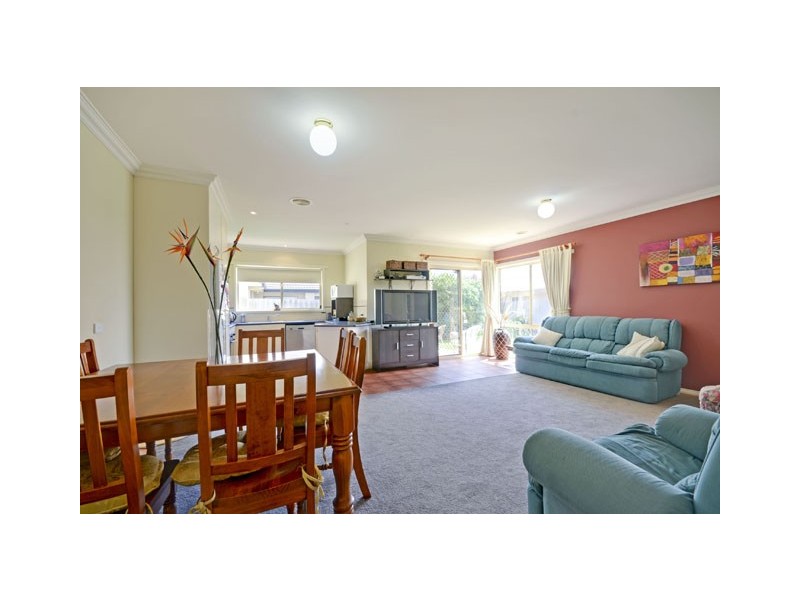 1B Dampier Close, Traralgon VIC 3844