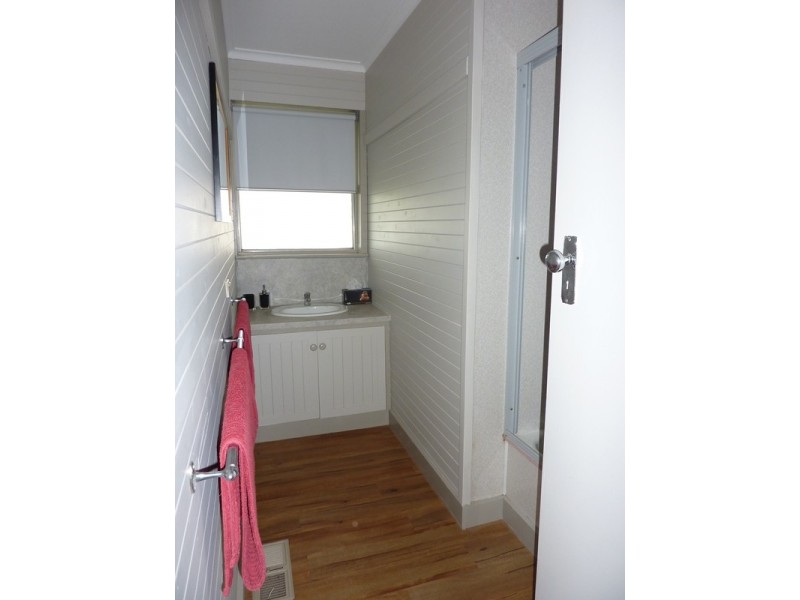 28 Fraser Crescent, Churchill VIC 3842