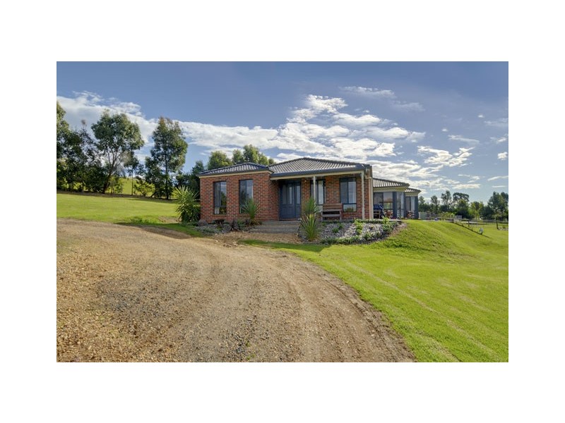 10 Hilsley Court, Toongabbie VIC 3856