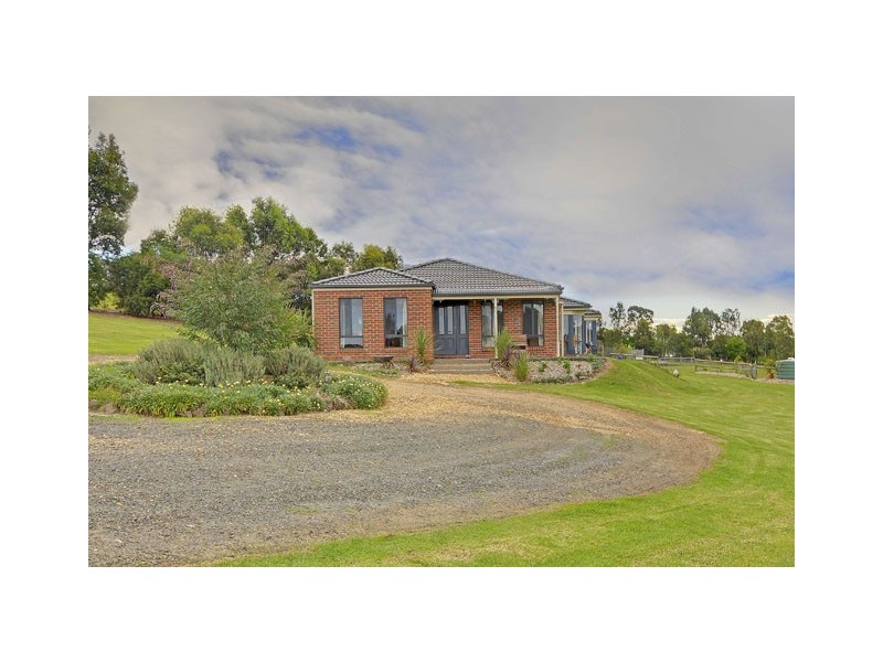 10 Hilsley Court, Toongabbie VIC 3856