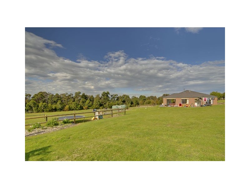 10 Hilsley Court, Toongabbie VIC 3856