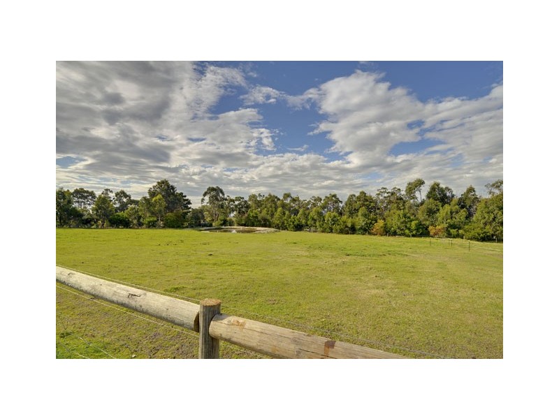 10 Hilsley Court, Toongabbie VIC 3856
