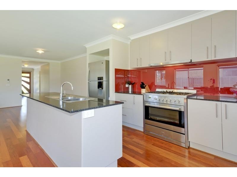15 Stringers Road, Toongabbie VIC 3856