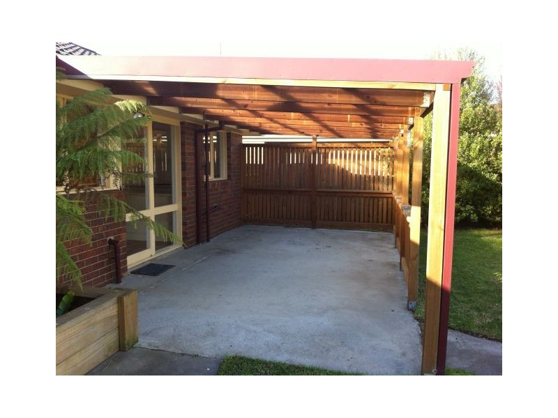 64 Swallow Grove, Traralgon VIC 3844
