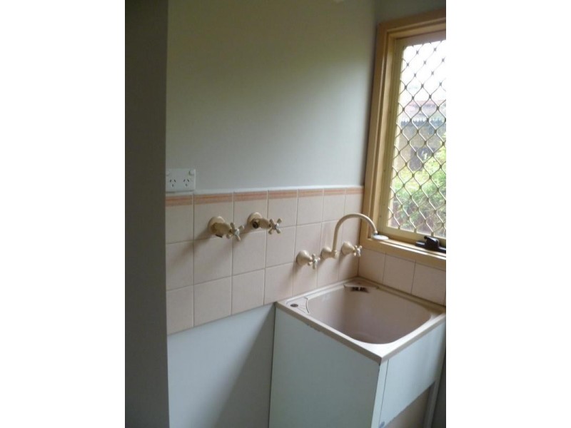 2/2 Rose, Traralgon VIC 3844
