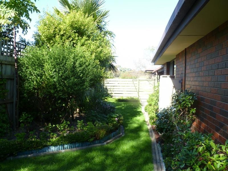 2/2 Rose, Traralgon VIC 3844