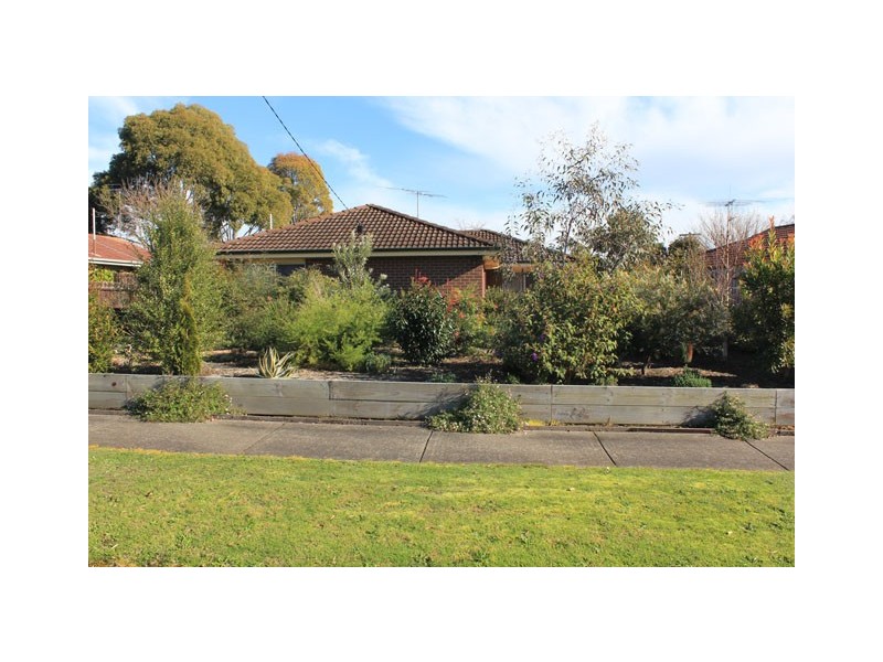 29 Hawthorn Crescent, Churchill VIC 3842