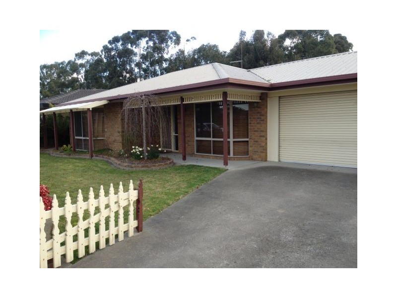 9 Swallow Grove, Traralgon VIC 3844