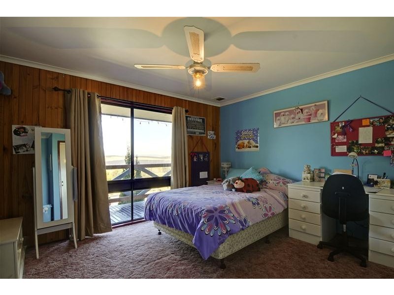 51 Nardinos Road, Yallourn North VIC 3825