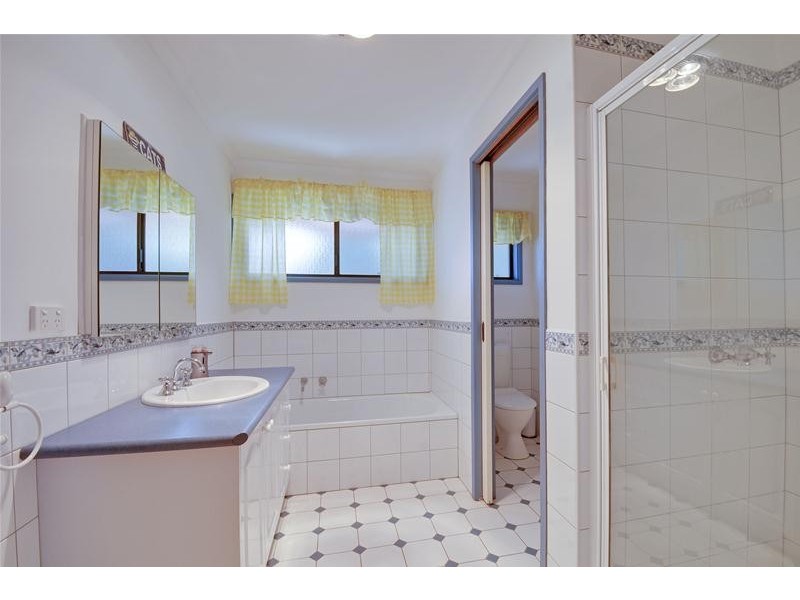 51 Nardinos Road, Yallourn North VIC 3825