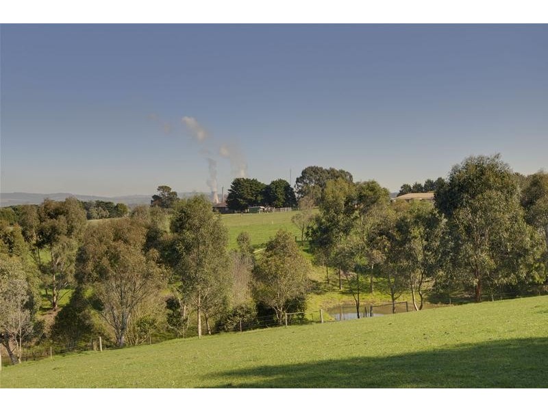 51 Nardinos Road, Yallourn North VIC 3825