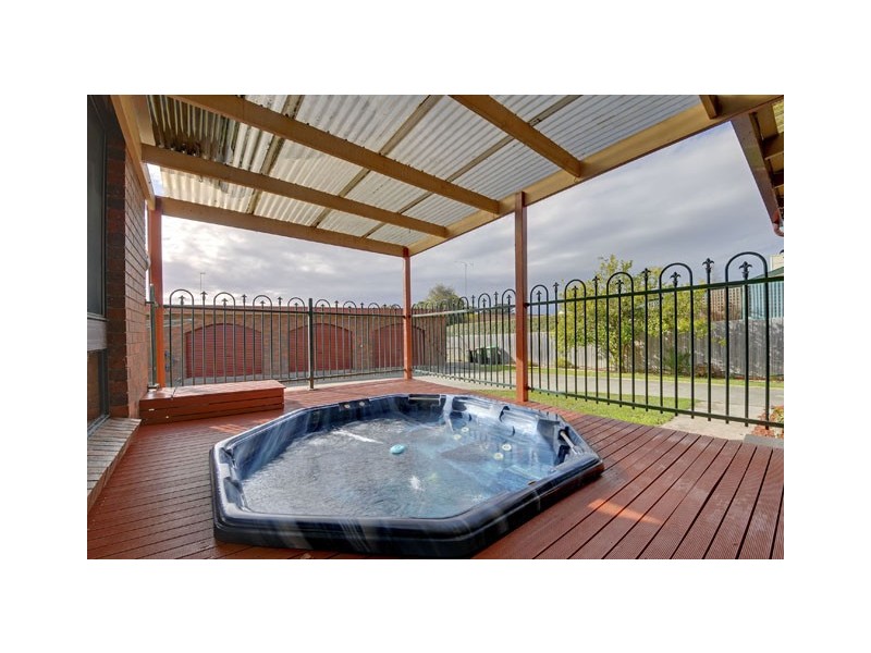 46 Parkwood Way, Traralgon VIC 3844