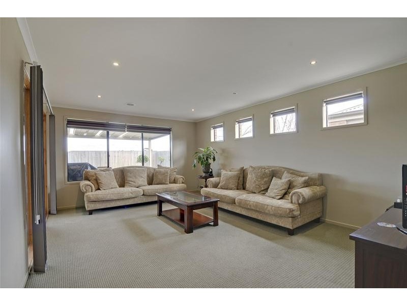 8 Mayo Close, Traralgon VIC 3844