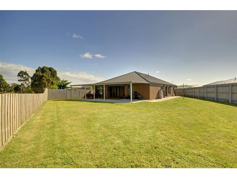 8 Mayo Close, Traralgon VIC 3844