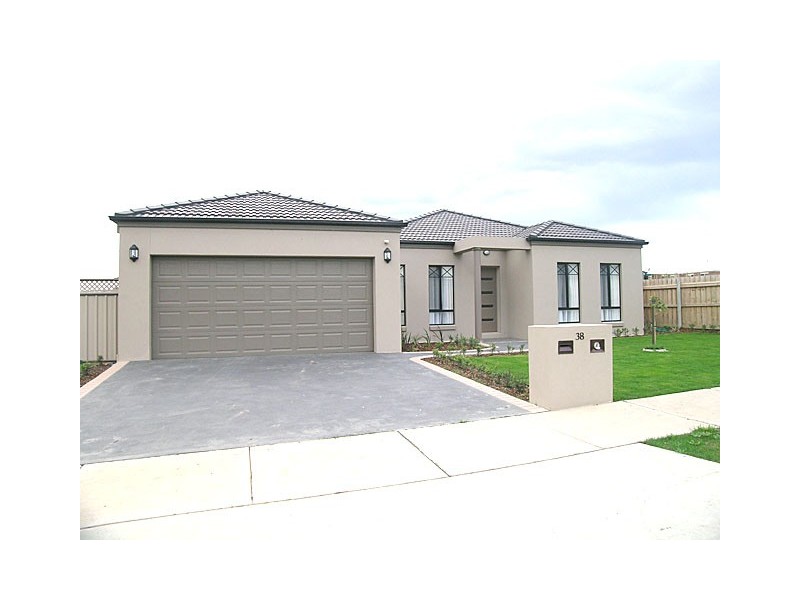 38 Connaught Way, Traralgon VIC 3844