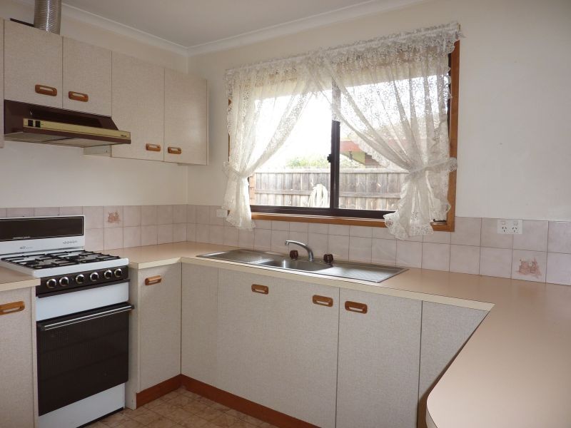 10B Swallow Grove, Traralgon VIC 3844