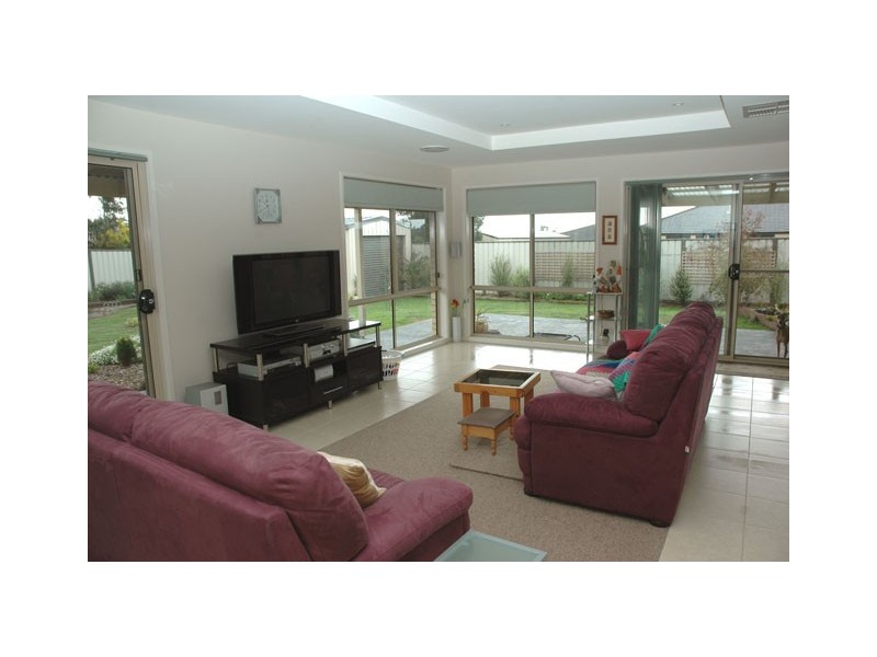 8 Merino Court, Traralgon VIC 3844