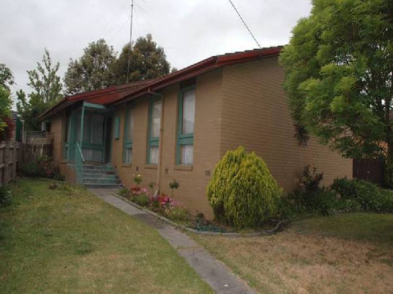 16 Maple Crescent, Churchill VIC 3842