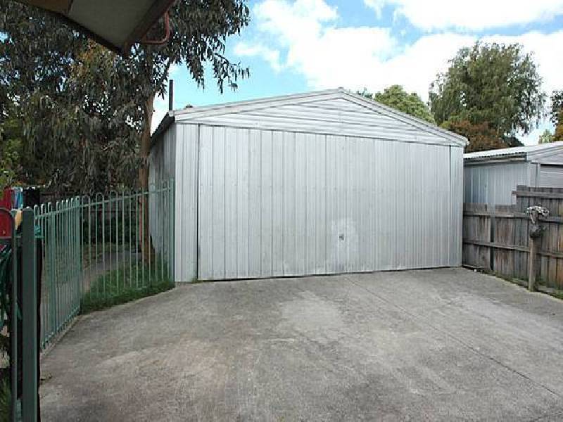 16 Maple Crescent, Churchill VIC 3842