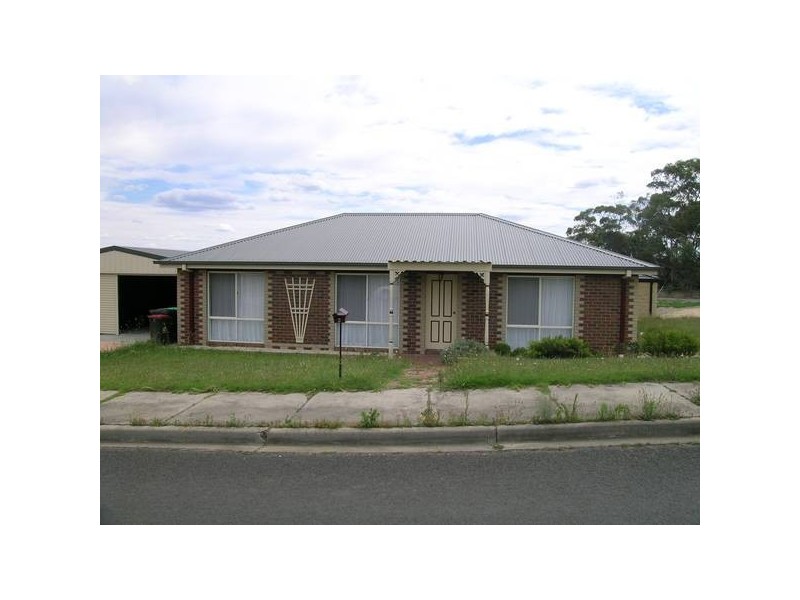 2 Oak Avenue, Traralgon VIC 3844