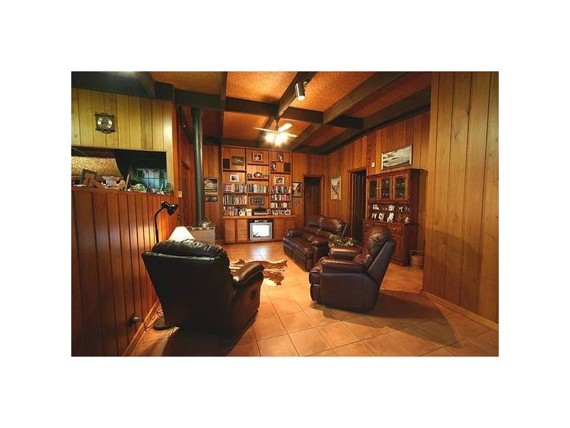 35 COOLOONGATTA DRIVE, Tyers VIC 3844