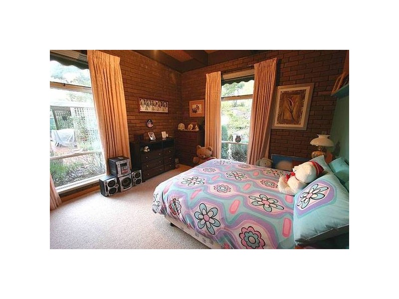 35 COOLOONGATTA DRIVE, Tyers VIC 3844