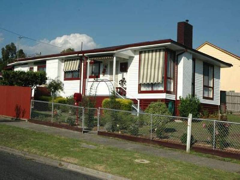 13 DONALD STREET, Morwell VIC 3840