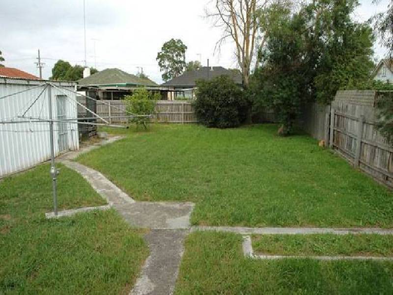 2 BREEDON STREET, Traralgon VIC 3844