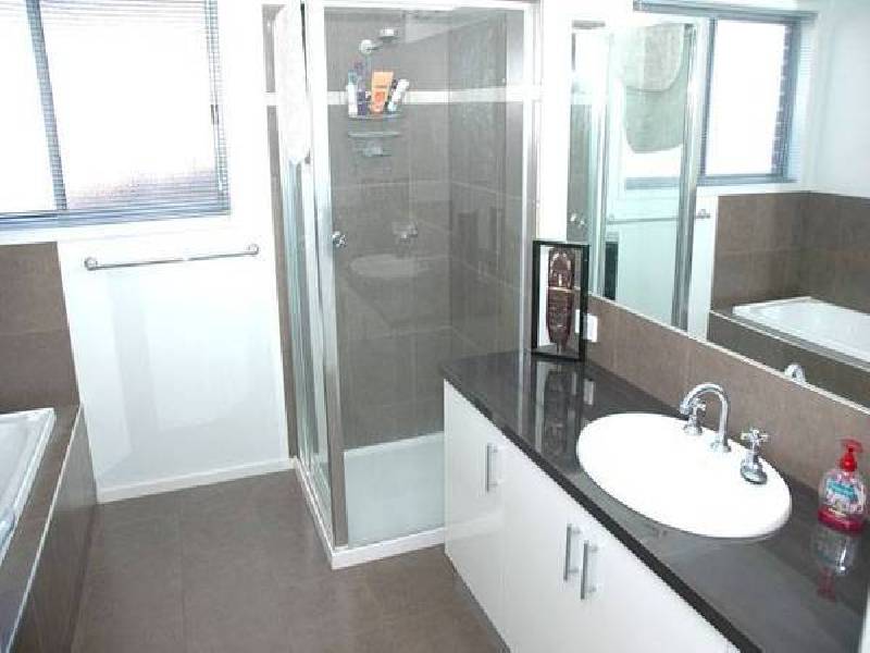 SHERWOOD COURT, Traralgon VIC 3844