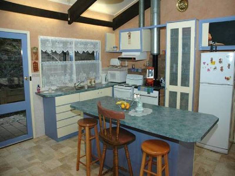 46 BOULTON CRESCENT, Tyers VIC 3844