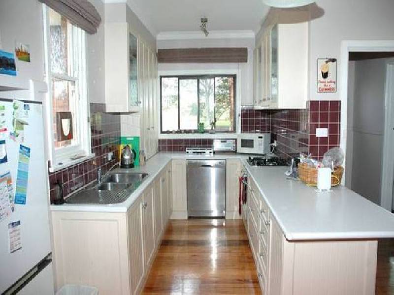 BANK STREET, Traralgon VIC 3844