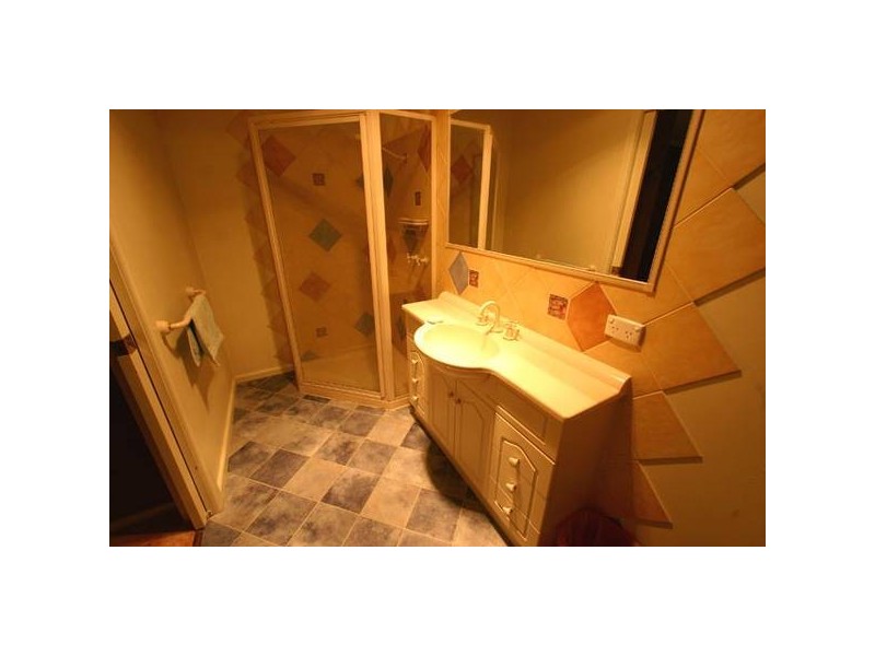 18 Latrobe Crescent, Traralgon VIC 3844