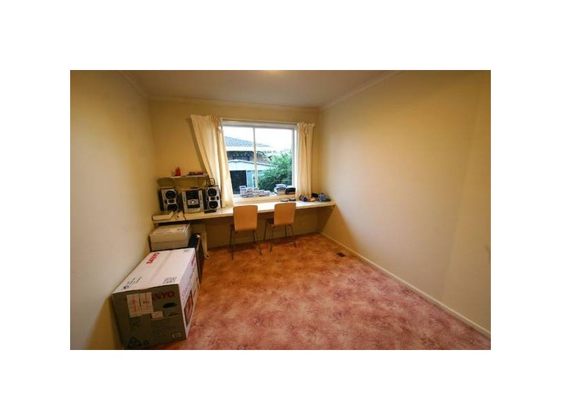 18 Latrobe Crescent, Traralgon VIC 3844