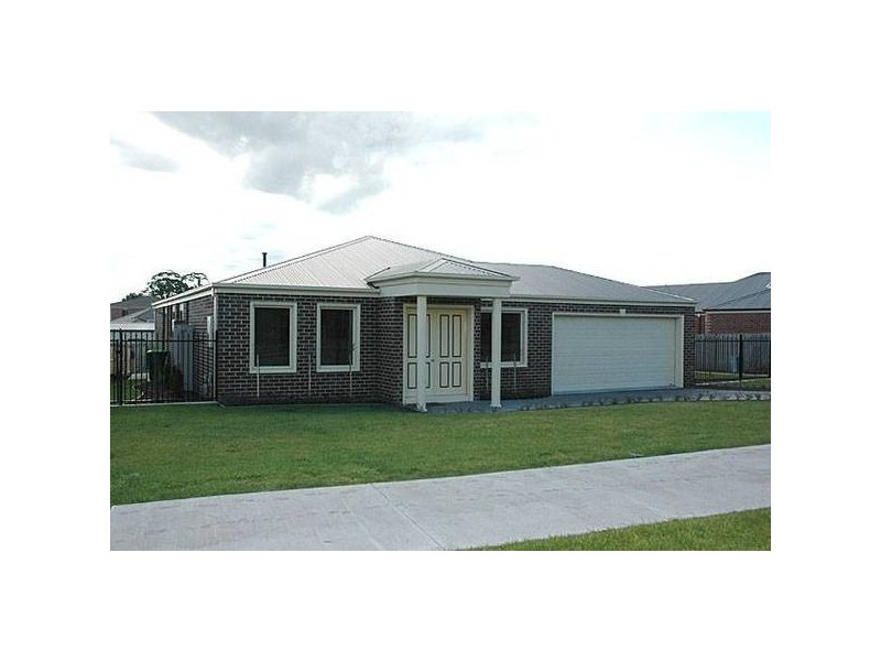 Ellavale Drive, Traralgon VIC 3844