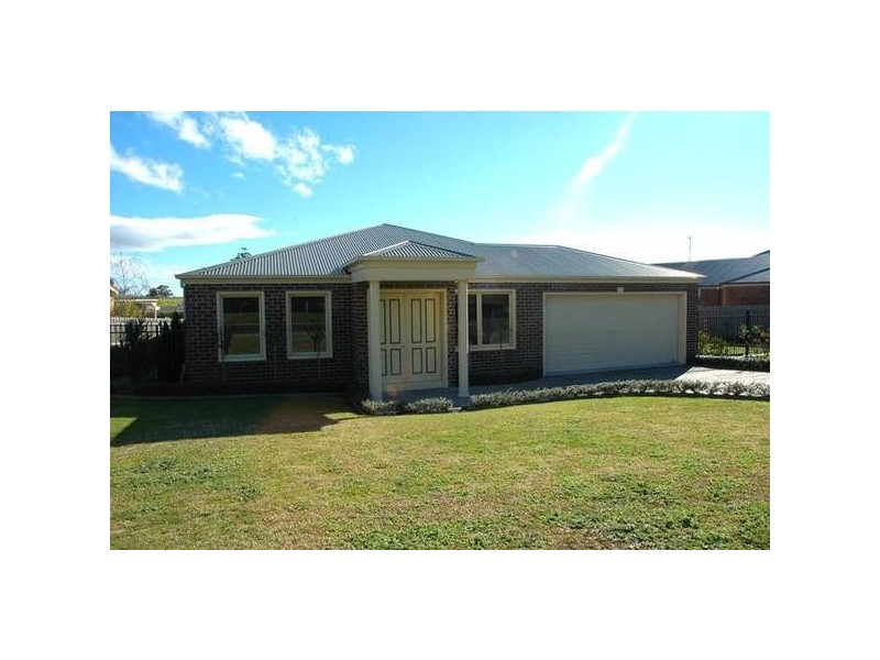 Ellavale Drive, Traralgon VIC 3844