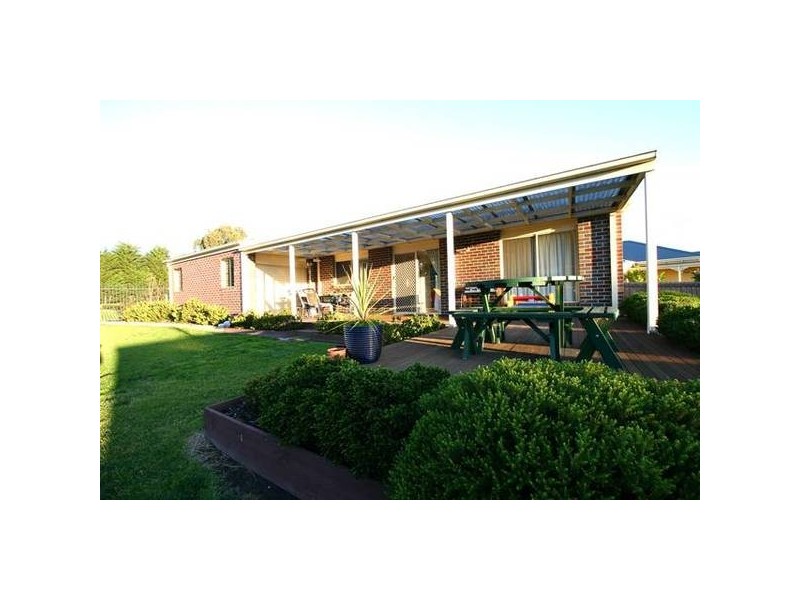 Ellavale Drive, Traralgon VIC 3844