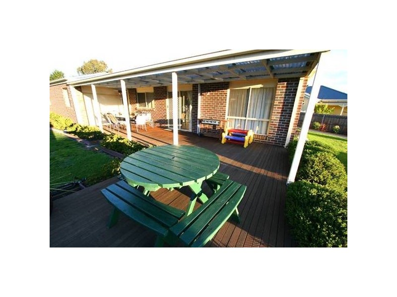 Ellavale Drive, Traralgon VIC 3844