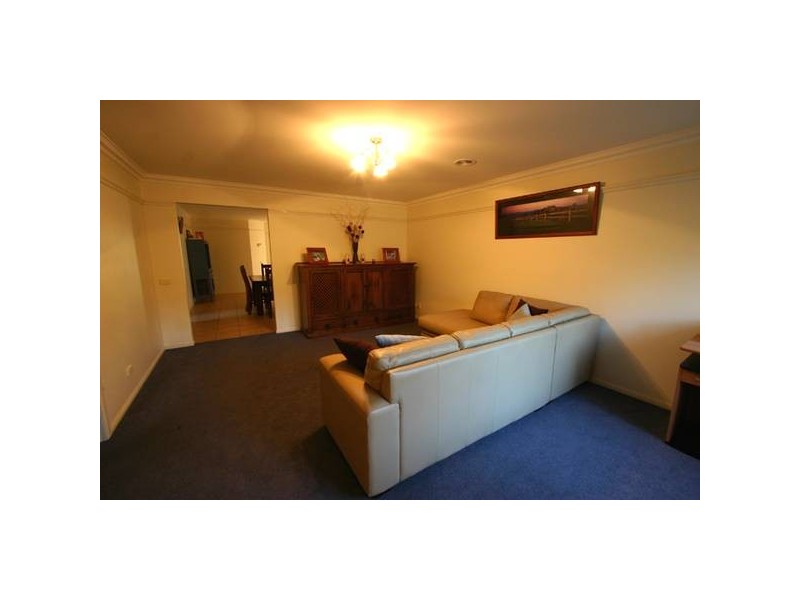 Ellavale Drive, Traralgon VIC 3844