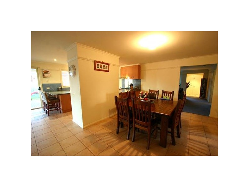 Ellavale Drive, Traralgon VIC 3844