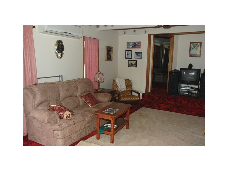 50 Sunderland Road, Glengarry VIC 3854